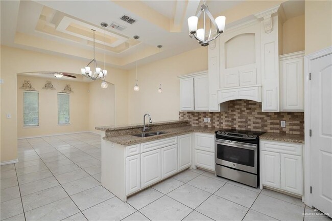Building Photo - 3720 Yellowhammer Ave