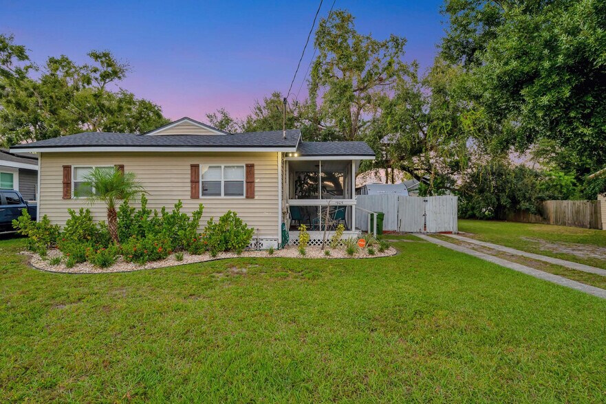 Building Photo - 1905 W St Louis St