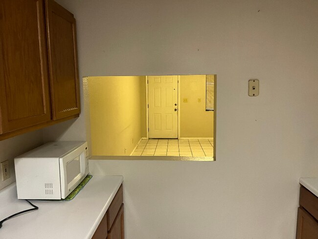 Building Photo - 821 Nancy Ln