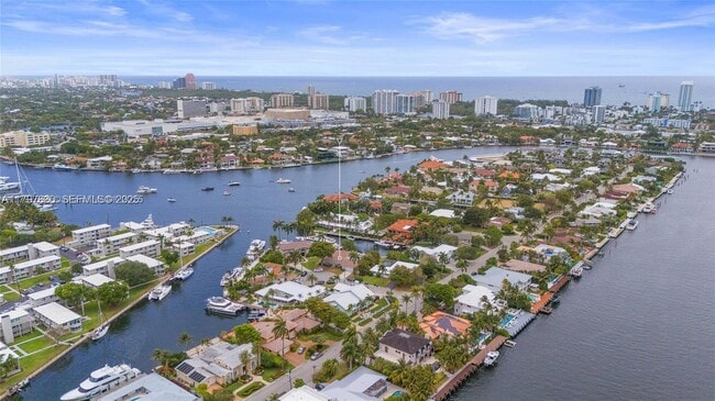 Building Photo - 608 1st Key Dr