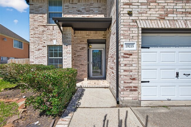 Building Photo - 19215 Hikers Trail Dr