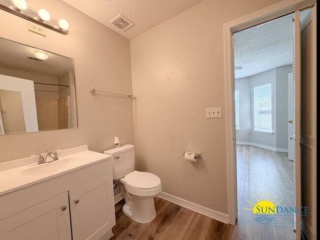 Building Photo - Newly Renovated 3 Bedroom with Oversized detached workshop/garage!