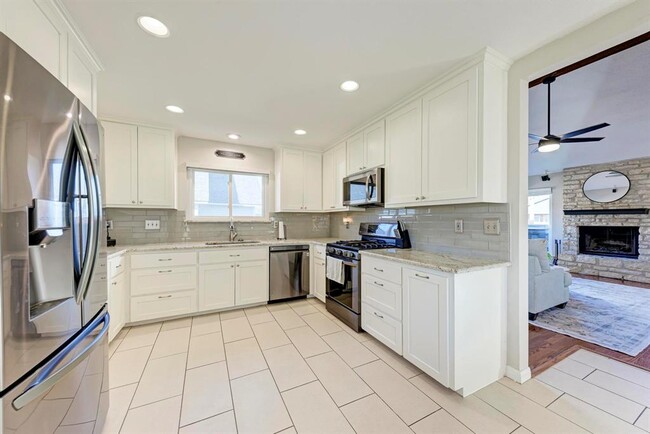 Building Photo - 3310 Monument Dr