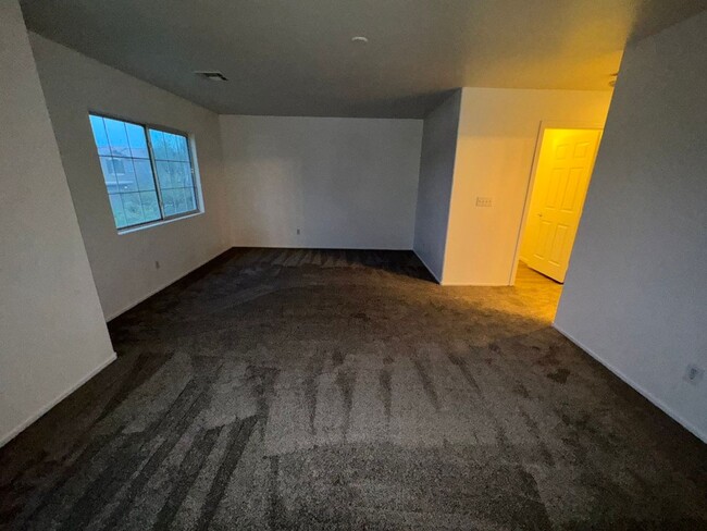 Building Photo - Fresh Paint/New Flooring all inside! Four ...