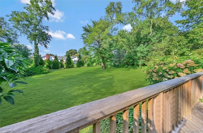 Building Photo - 215 Kouros Rd