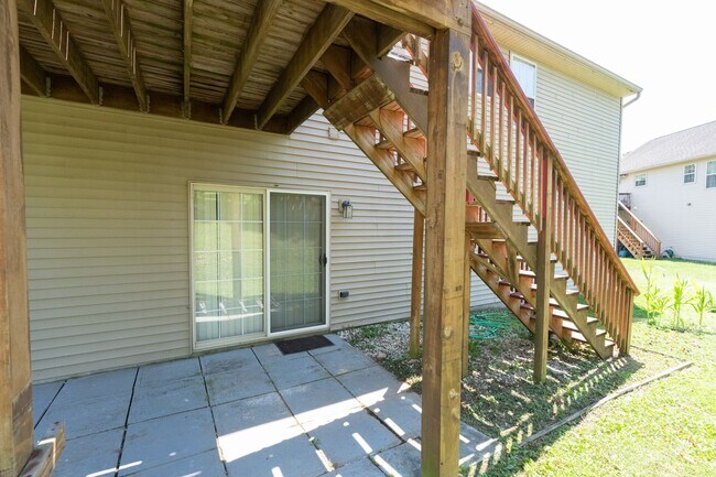 Building Photo - 2072 Sheaffer Rd