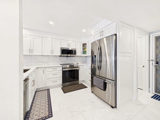 Building Photo - 25870 Hickory Blvd