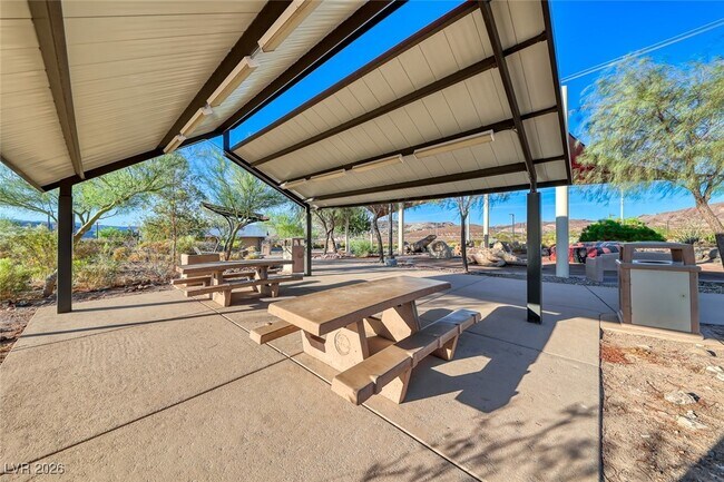 Building Photo - 969 Marigold Ct