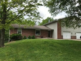 Building Photo - 4733 Apple Tree Ln