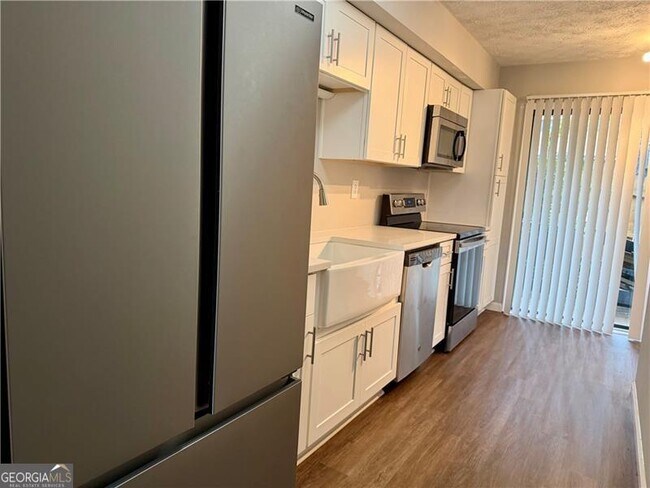 Building Photo - 1059 Mariners Dr