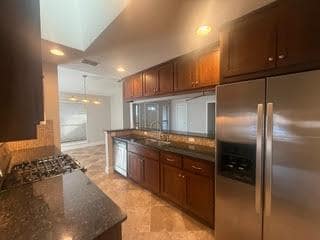 Building Photo - 2604 W 8th St