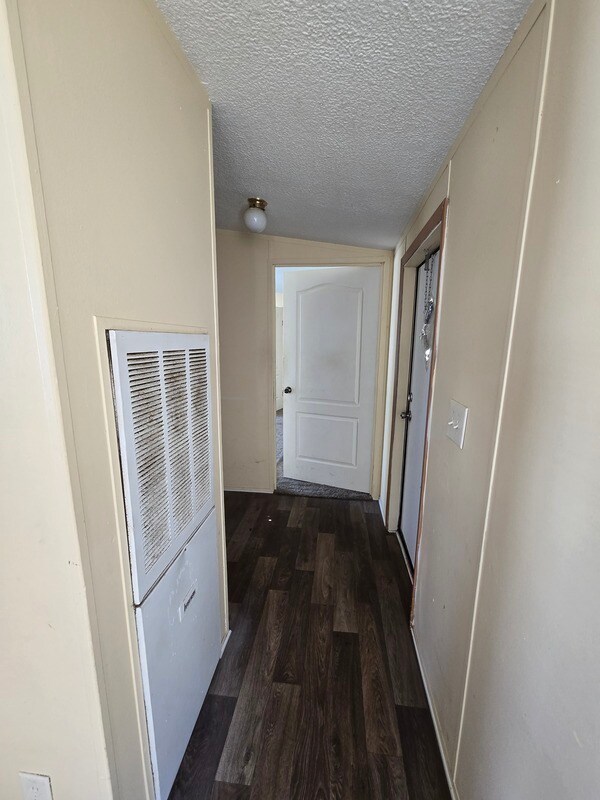 Building Photo - 2412 Cattail Cir