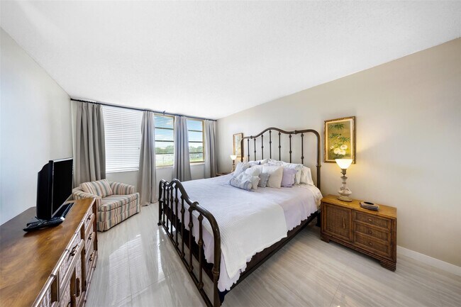 Building Photo - 800 Cypress Grove Dr