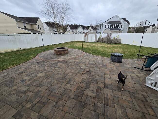 Building Photo - 2009 Breck Ave