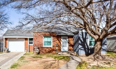Building Photo - 3 Bedroom 1 bath in the Heart of Lubbock!