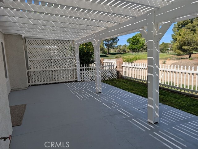 Building Photo - 14858 Clubhouse Dr