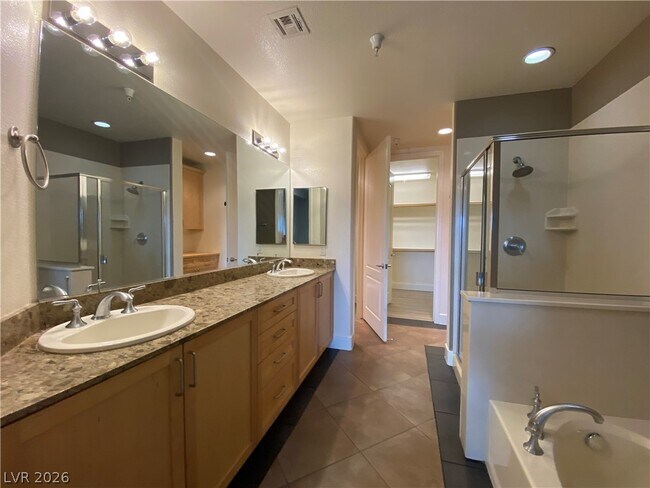 Building Photo - 62 E Serene Ave