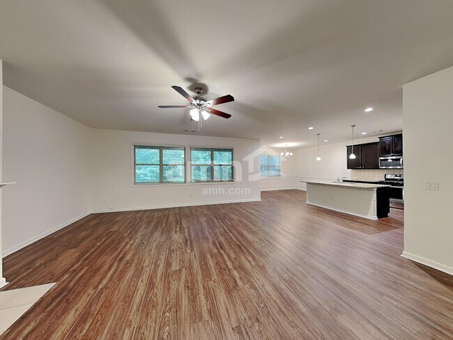 Building Photo - 3021 Golf Creek