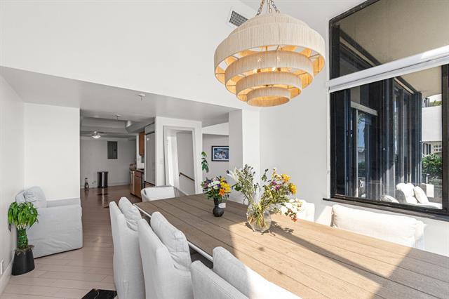 Building Photo - 520 Brickell Key Dr