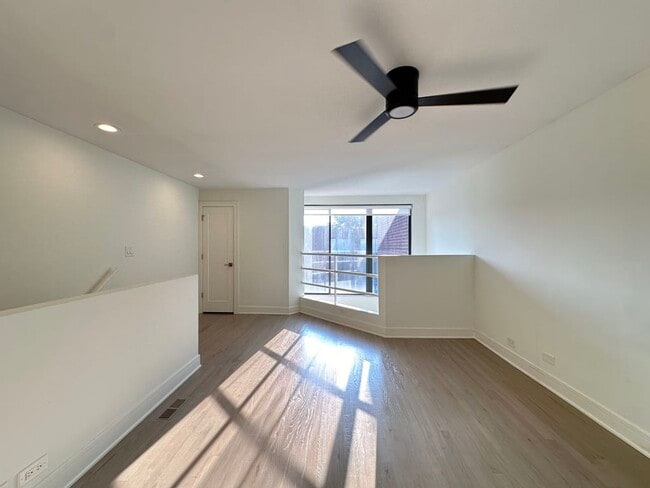 Building Photo - 949 W Grace St