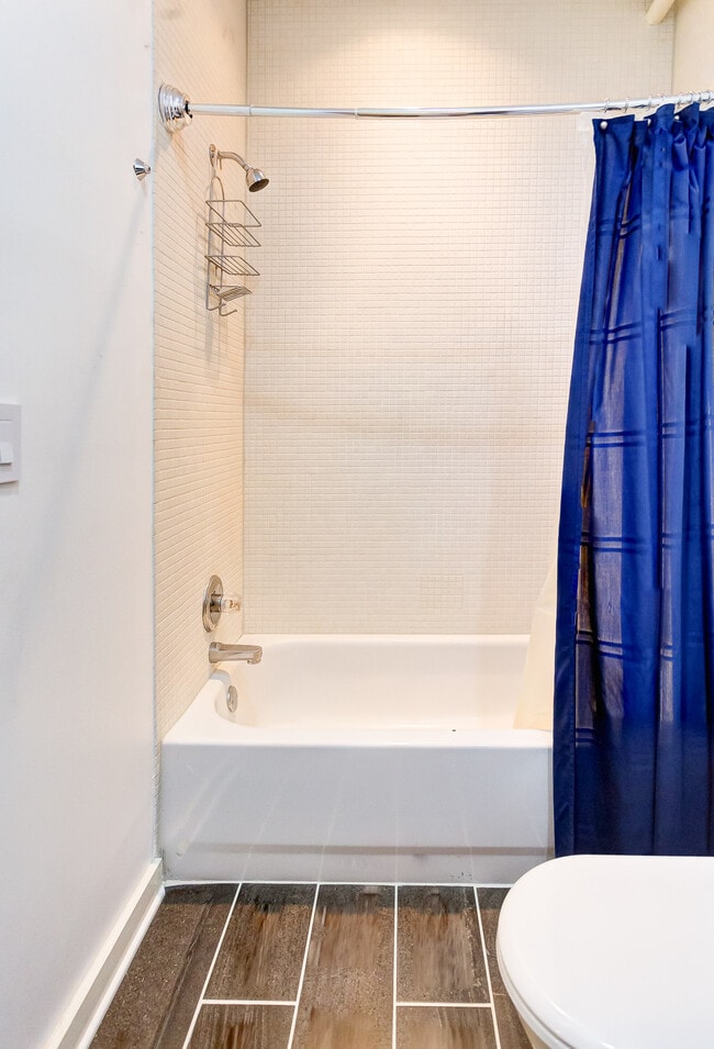 Building Photo - 246 N Court St