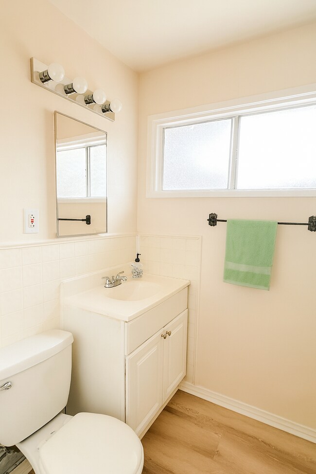 Building Photo - East Long Beach Home Available Now!!