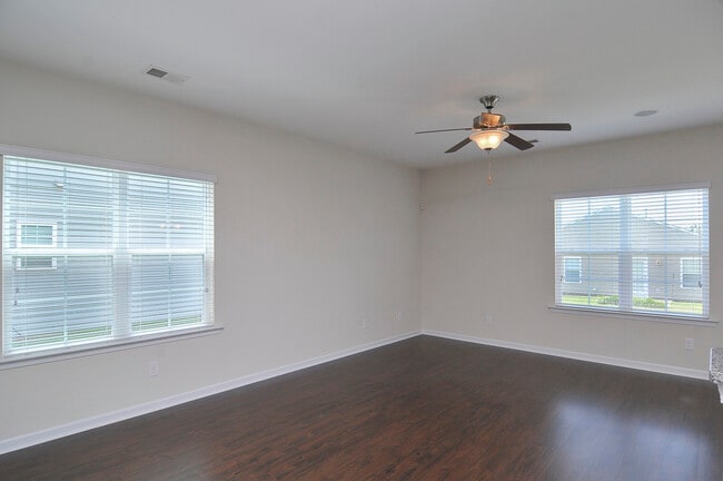 Building Photo - 429 Eastfair Dr