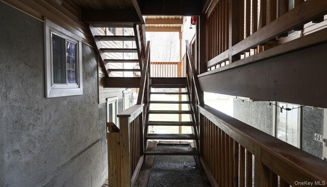 Building Photo - 422 Fox Run Ln