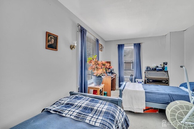 Building Photo - 314-316-316 Park Pl