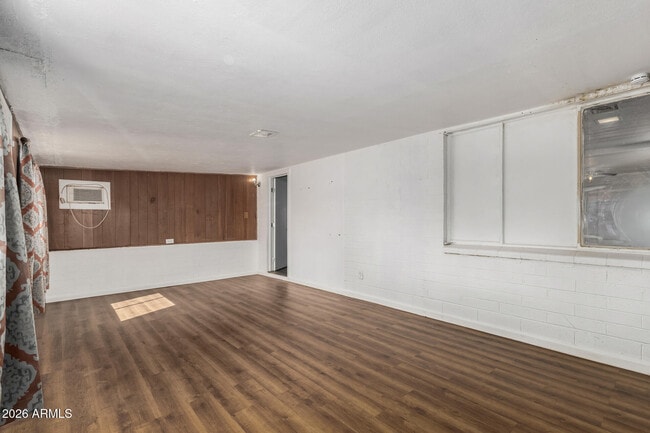 Building Photo - 3945 W Orange Dr