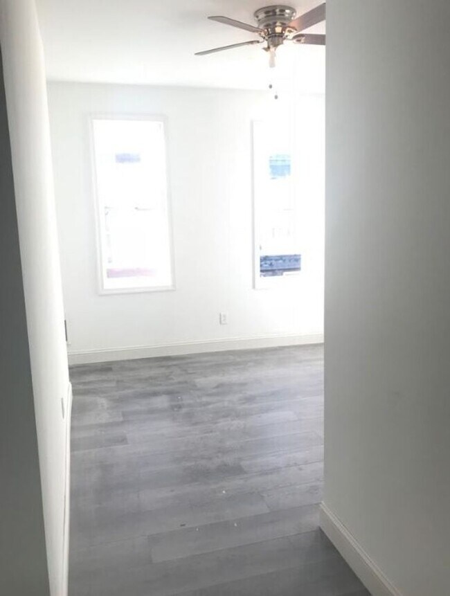 Building Photo - 3326 N 17th St