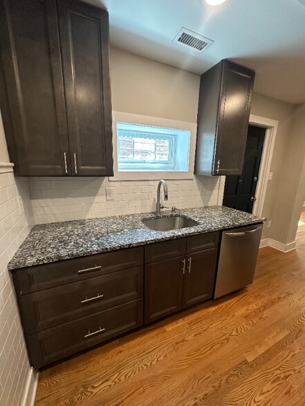 Building Photo - 417 Gilmer St