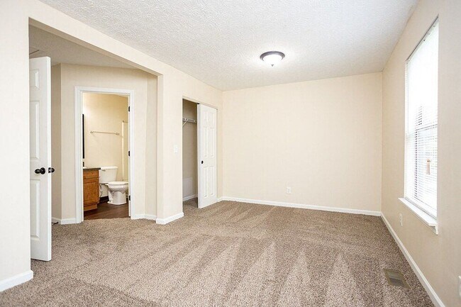 Building Photo - 5591 Rustling Way Ln