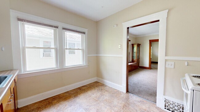 Building Photo - 1285 Cranford Ave