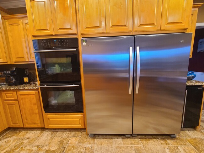 Building Photo - 195 Tennis Ranch Rd