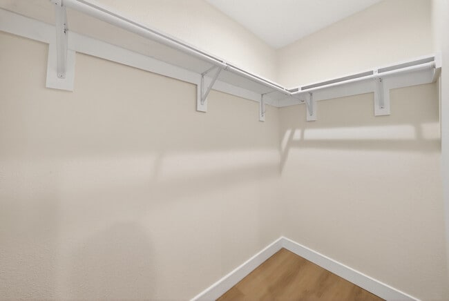 Building Photo - 3441 Drew St