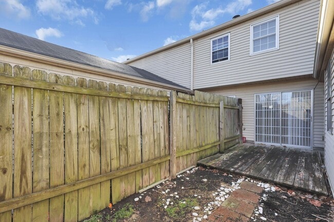 Building Photo - 1642 Park Row Dr