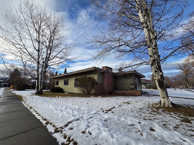 Building Photo - 621 S 14th Ave