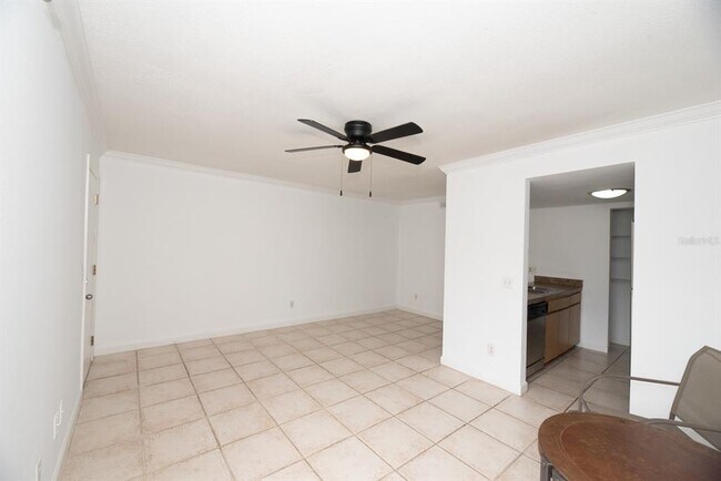 Building Photo - 4878 W Gandy Blvd