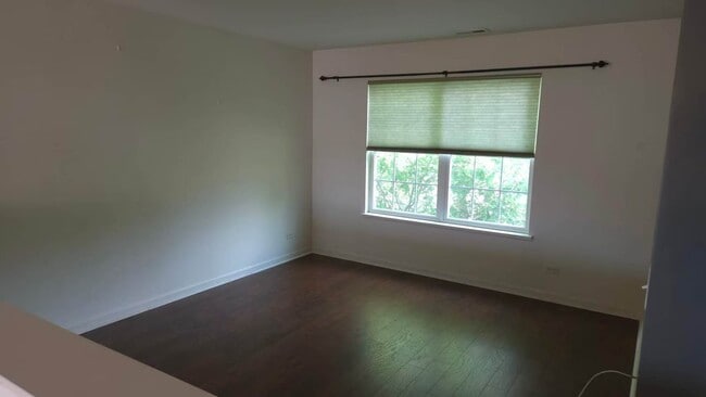 Building Photo - 532 S Jade Ln