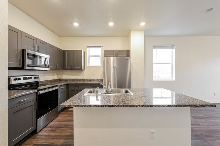 Building Photo - 13449 Oneida Ln