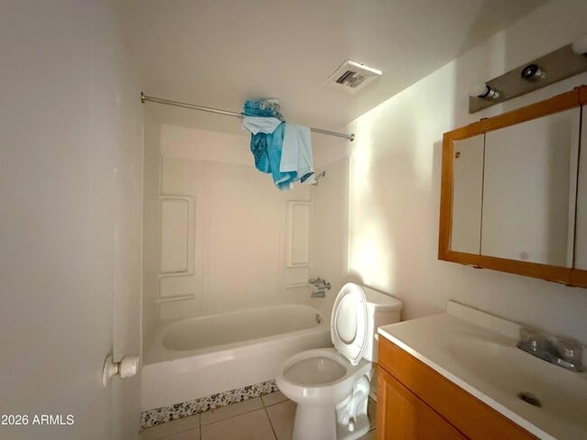 Building Photo - 433 W Ray Rd