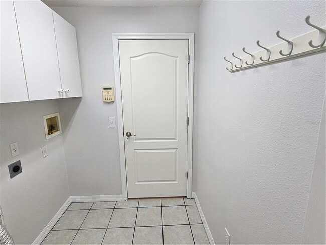 Building Photo - 5903 Phoebenest Dr
