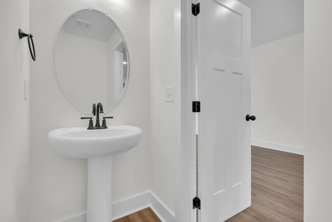 Building Photo - 119 Front Rdg Cir