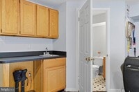 Building Photo - 9353 Kendal Cir