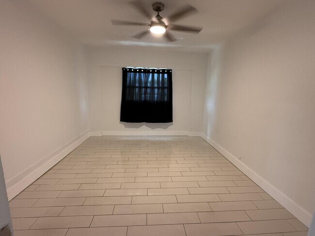 Building Photo - 640 W 34th St