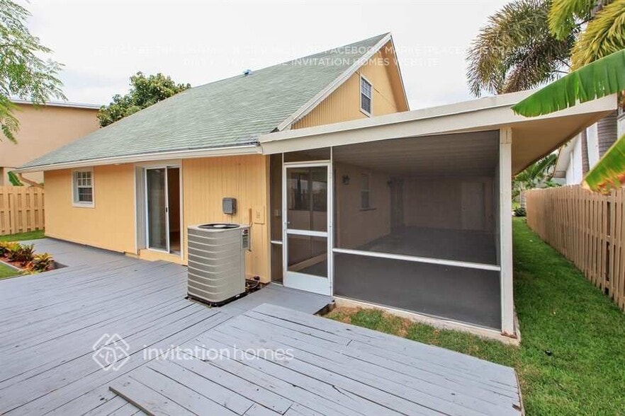 Building Photo - 9361 NW 37th Ct