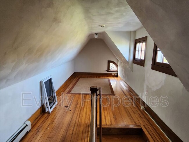 Building Photo - 120 68th Pl