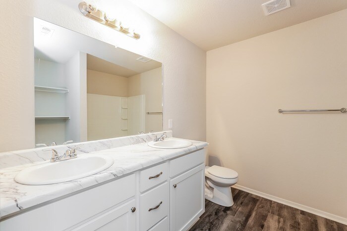 Building Photo - 11200 Tipton Rd