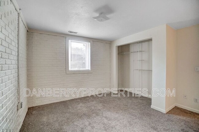 Building Photo - 3618 Willow Run Dr